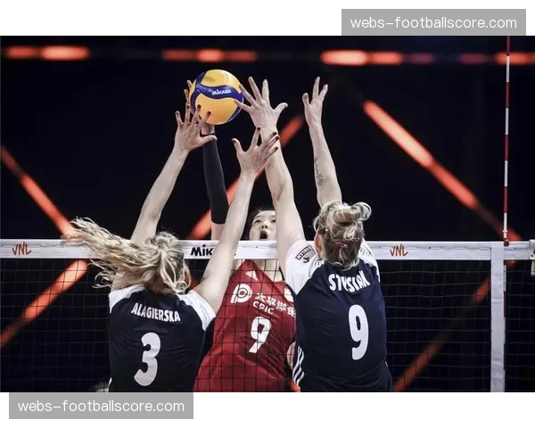 波兰超级联赛发生大规模食物中毒事件,致两队比赛延期 波兰超级联赛发生大规模食物中毒事件,致两队比赛延期