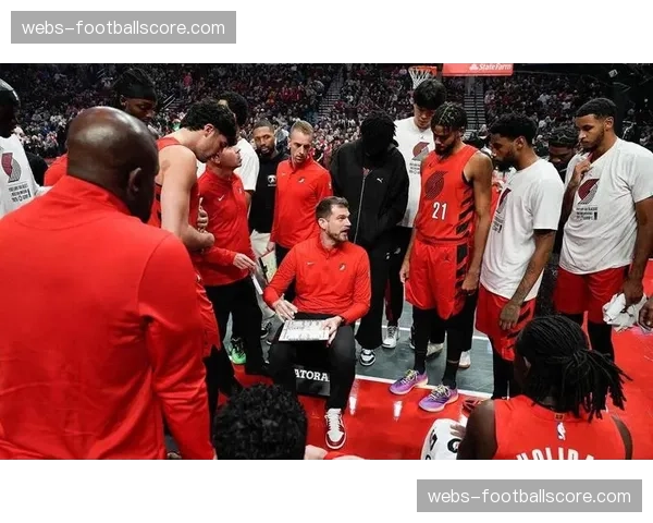 现场报道：开拓者与爵士比赛末节冲突，两名球员遭驱逐