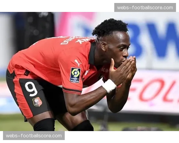 雷恩前锋卡利穆恩多-穆因加恢复合练，有望周末复出